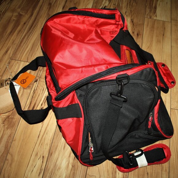 Timberland duffle bag - Jay Peak Trail 22inch duffle Red/Black - Picture 4 of 5